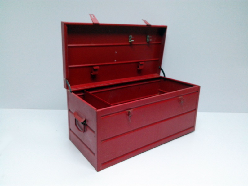 baul metal rojo 33x68x33 1u